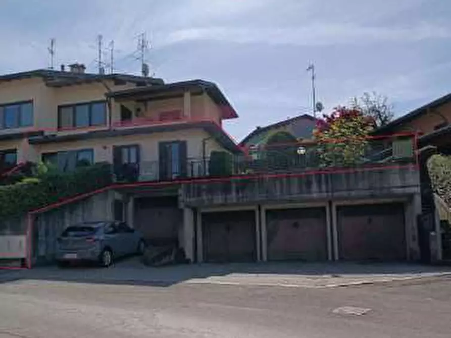 Immagine 2 di Appartamento in vendita  a Uggiate-Trevano