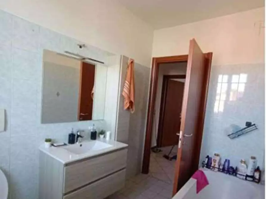 Immagine 10 di Appartamento in vendita  a Uggiate-Trevano