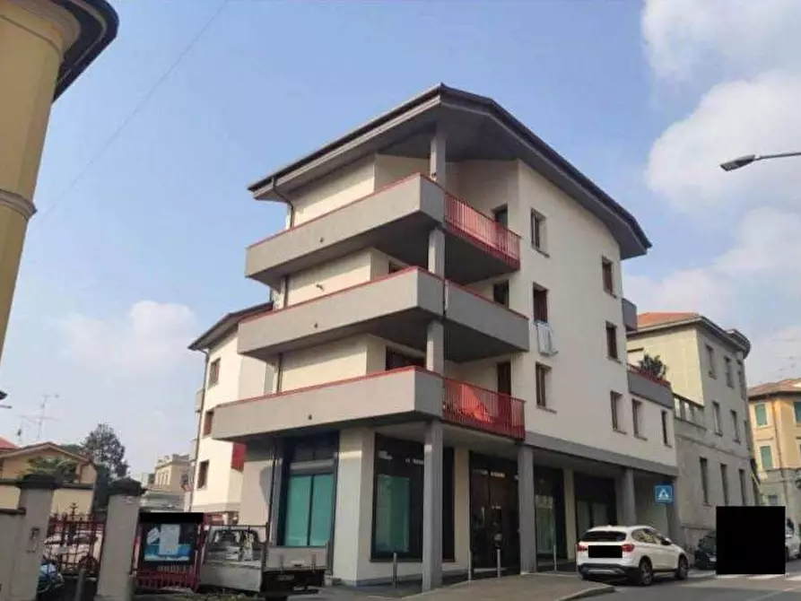 Immagine 1 di Appartamento in vendita  in Corso XXV Aprile 26 a Erba