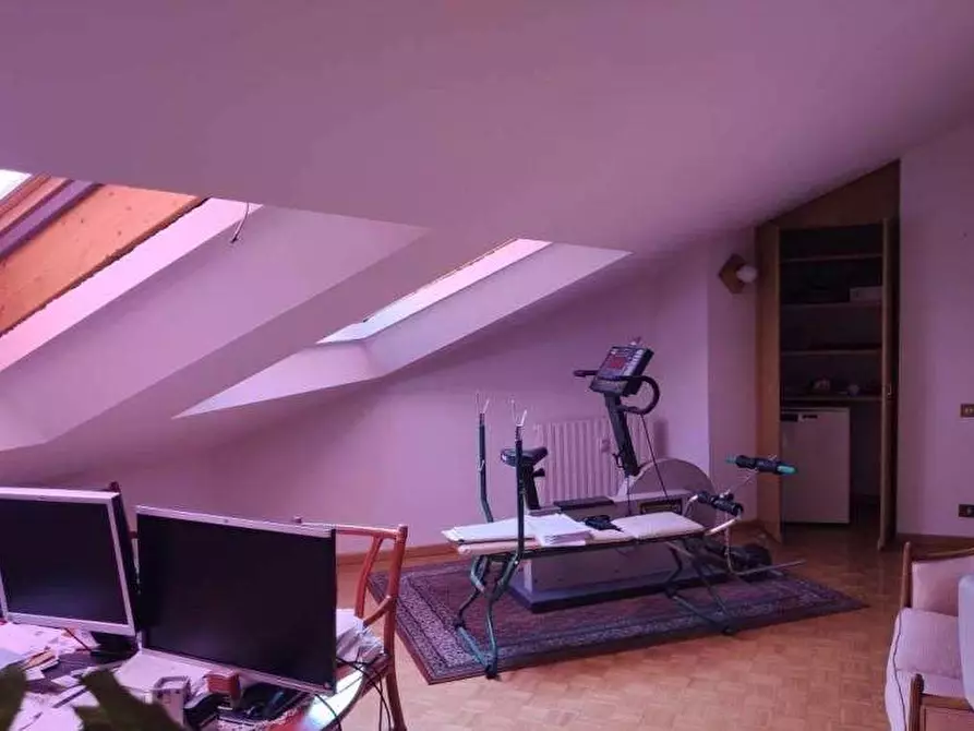 Immagine 9 di Appartamento in vendita  in Corso XXV Aprile 26 a Erba