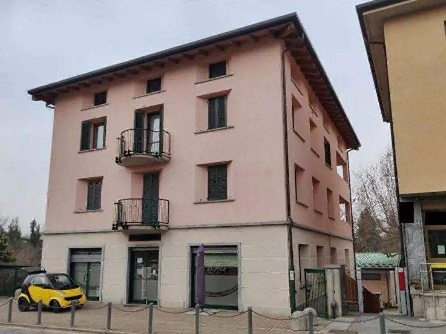 Immagine 1 di Appartamento in vendita  in Via Andrea Appiani 27 a Merone