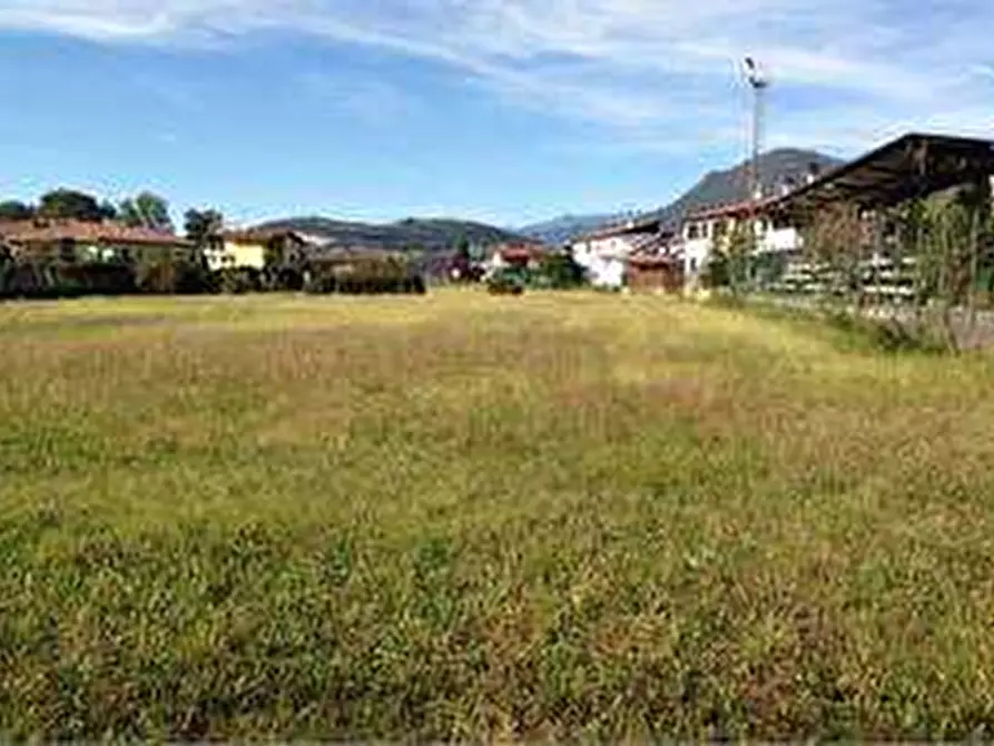 Immagine 1 di Terreno edificabile in vendita  in Strada Statale n.394 a Cocquio-Trevisago