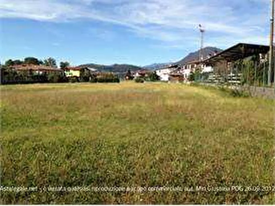 Immagine 4 di Terreno edificabile in vendita  in Strada Statale n.394 a Cocquio-Trevisago