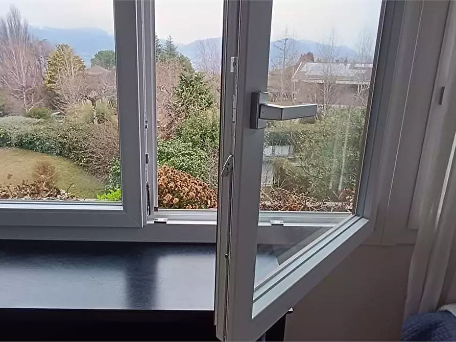 Immagine 7 di Appartamento in affitto  in via Roccolo 34 a Laveno-Mombello