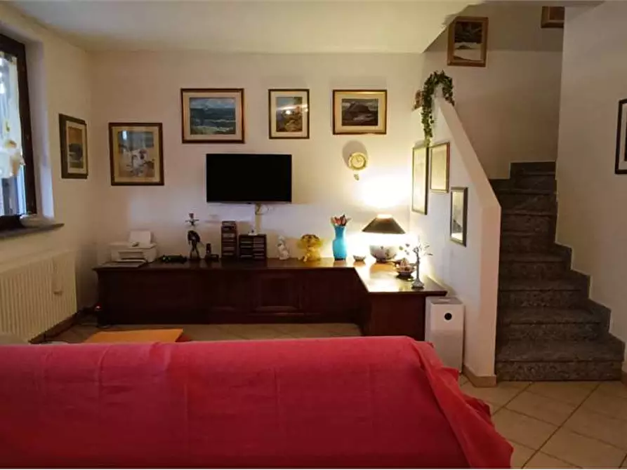 Immagine 30 di Villetta a schiera in vendita  in via Montegrappa a Bardello