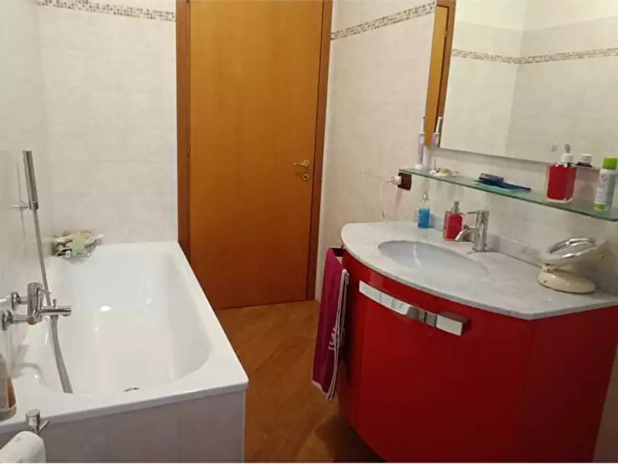 Immagine 36 di Villetta a schiera in vendita  in via Montegrappa a Bardello