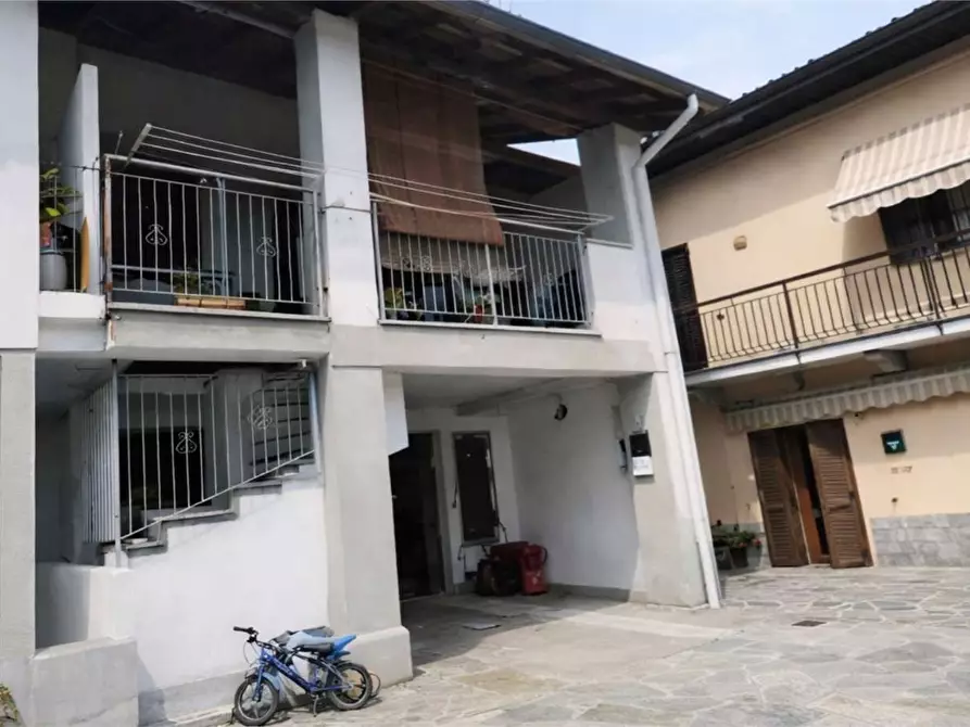 Immagine 1 di Appartamento in vendita  in Via G. Marconi 5 a Biandronno