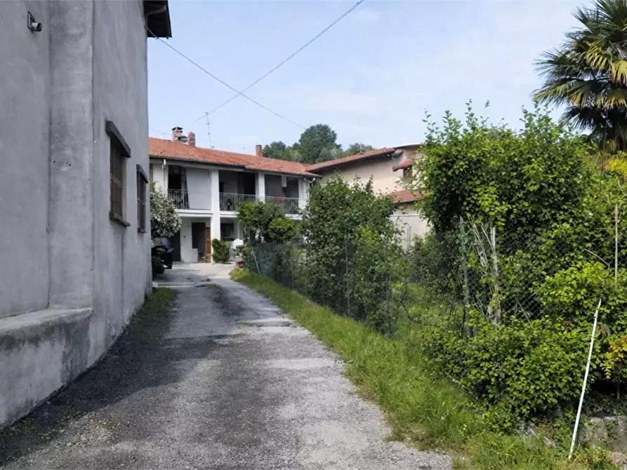 Immagine 2 di Appartamento in vendita  in Via G. Marconi 5 a Biandronno