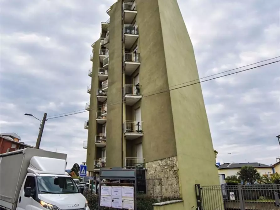 Immagine 1 di Appartamento in vendita  in Via gian pietro clerici 126 a Gerenzano