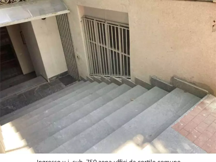 Immagine 3 di Stabile in vendita  in Via Ariberto 21 a Milano