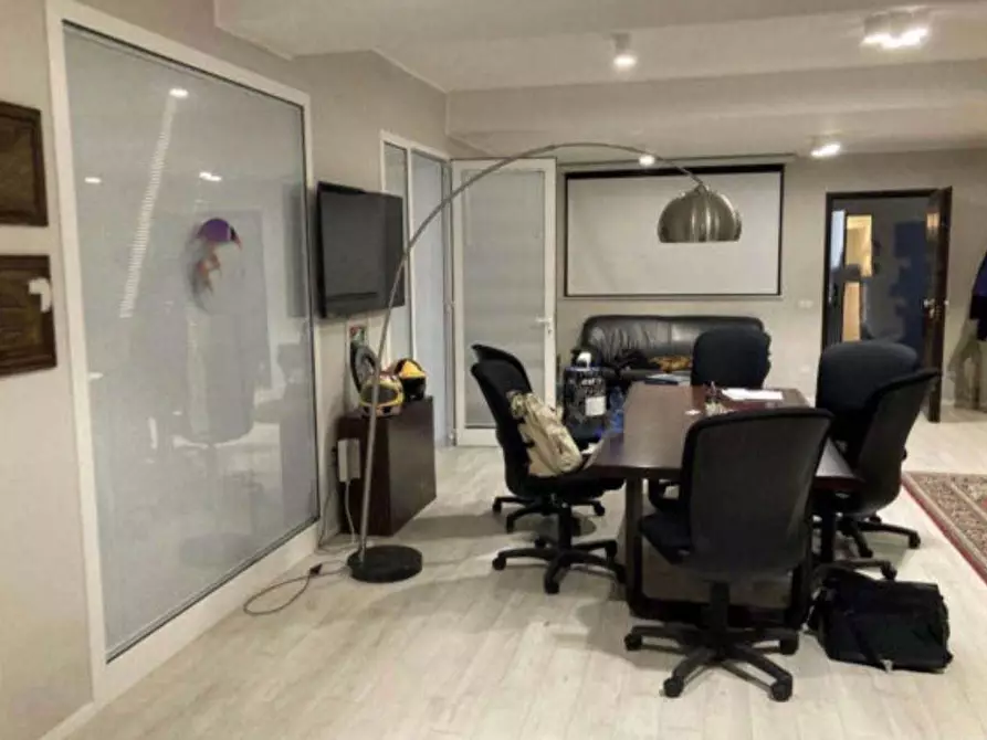 Immagine 12 di Stabile in vendita  in Via Ariberto 21 a Milano