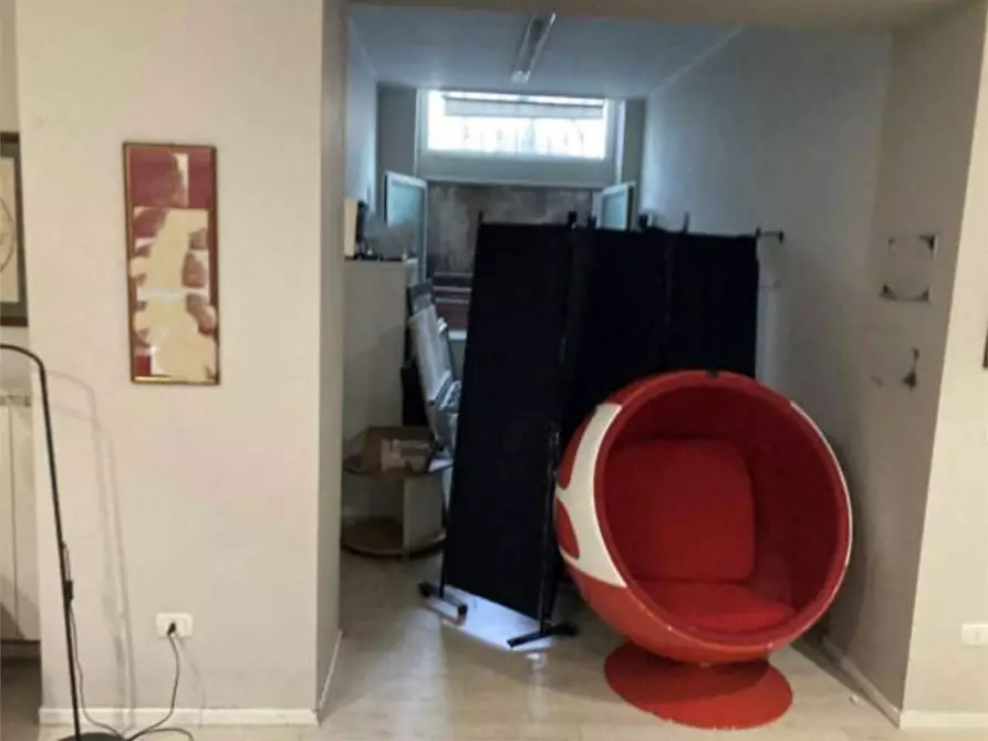 Immagine 14 di Stabile in vendita  in Via Ariberto 21 a Milano