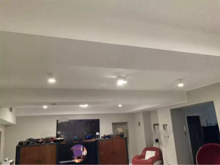 Immagine 15 di Stabile in vendita  in Via Ariberto 21 a Milano