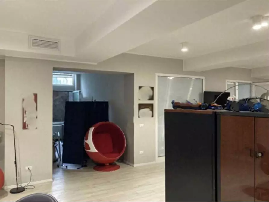 Immagine 17 di Stabile in vendita  in Via Ariberto 21 a Milano