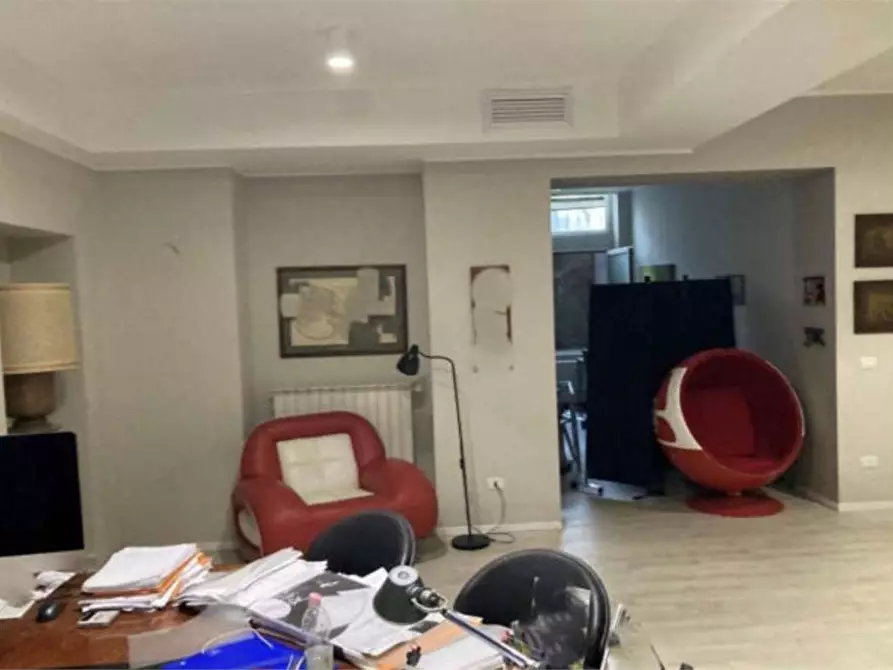 Immagine 19 di Stabile in vendita  in Via Ariberto 21 a Milano