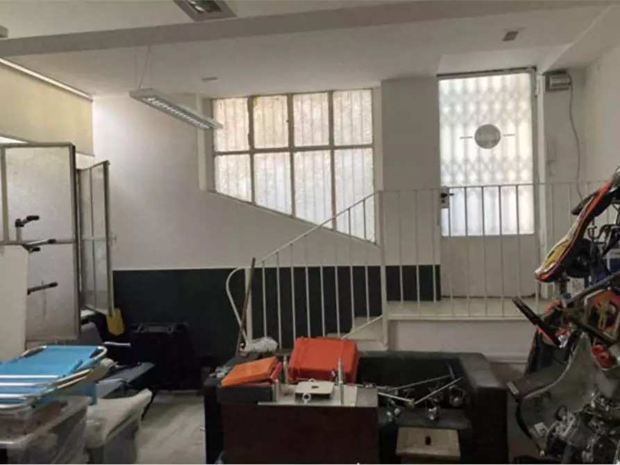 Immagine 20 di Stabile in vendita  in Via Ariberto 21 a Milano