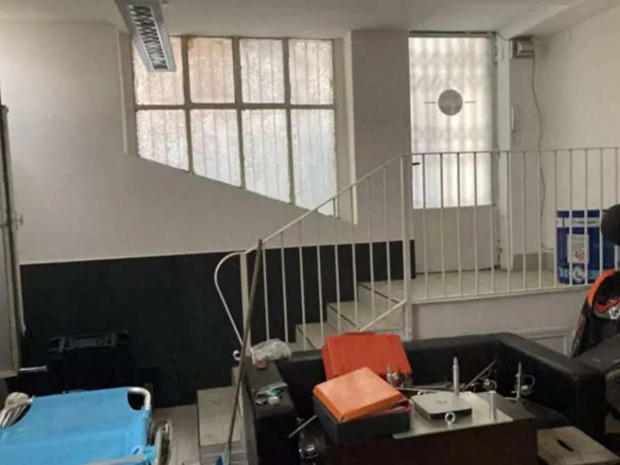 Immagine 24 di Stabile in vendita  in Via Ariberto 21 a Milano