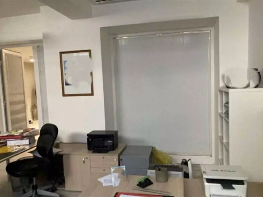 Immagine 26 di Stabile in vendita  in Via Ariberto 21 a Milano