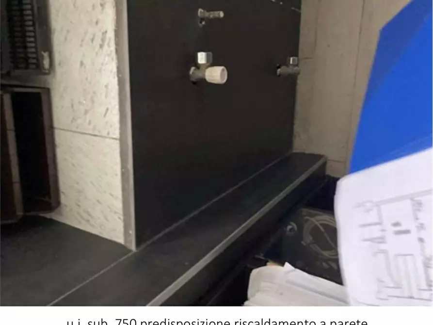Immagine 28 di Stabile in vendita  in Via Ariberto 21 a Milano