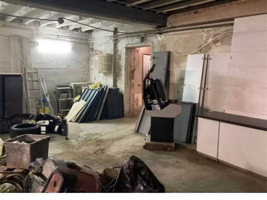 Immagine 37 di Stabile in vendita  in Via Ariberto 21 a Milano