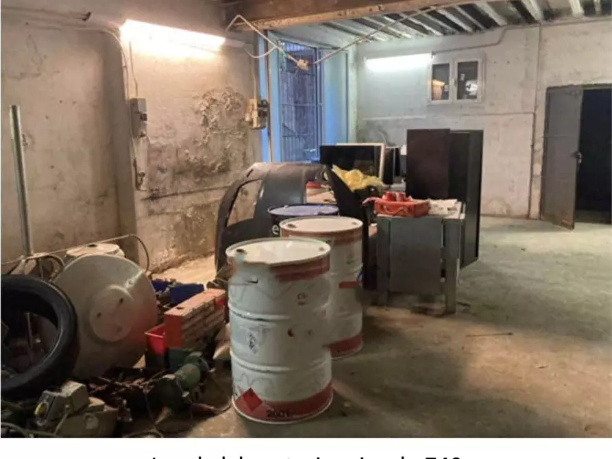 Immagine 40 di Stabile in vendita  in Via Ariberto 21 a Milano