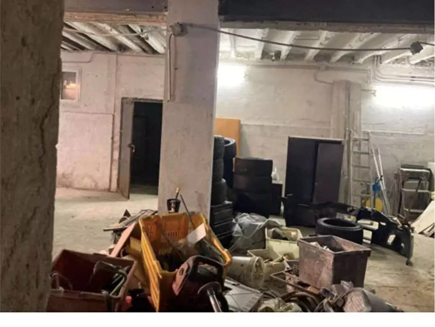 Immagine 41 di Stabile in vendita  in Via Ariberto 21 a Milano