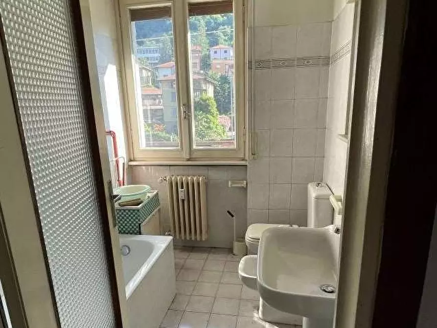 Immagine 10 di Appartamento in vendita  in Via Cardano,  3/4 a Como