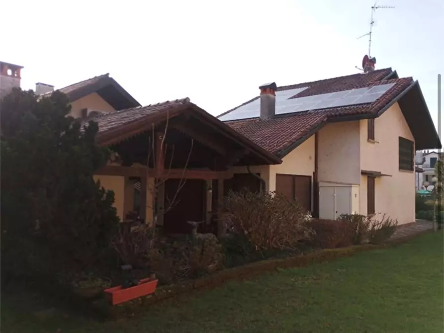 Immagine 1 di Appartamento in vendita  in Quartiere Velate, Via Cascina Tamburina  4 a Usmate Velate