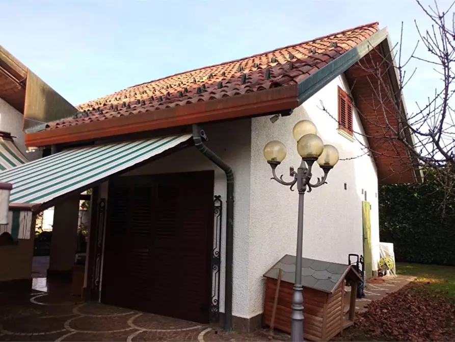 Immagine 2 di Appartamento in vendita  in Quartiere Velate, Via Cascina Tamburina  4 a Usmate Velate