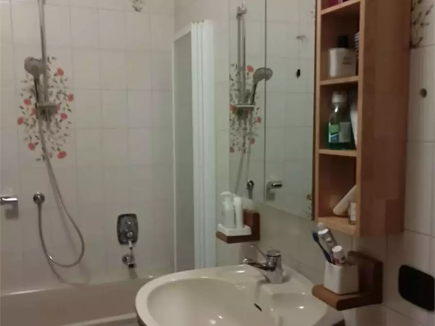 Immagine 14 di Appartamento in vendita  in Quartiere Velate, Via Cascina Tamburina  4 a Usmate Velate