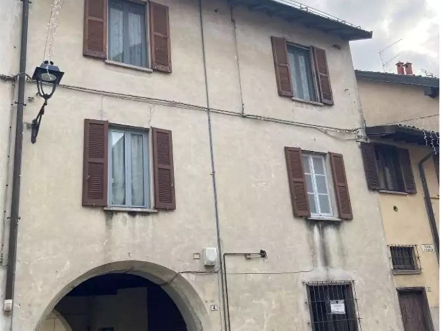 Immagine 1 di Appartamento in vendita  in Piazza s. rocco 4 a Brunello