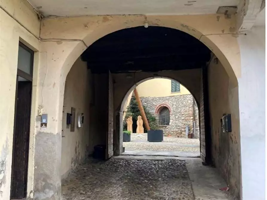 Immagine 2 di Appartamento in vendita  in Piazza s. rocco 4 a Brunello