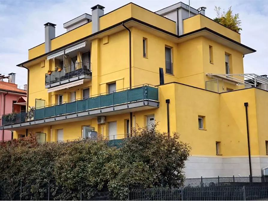 Immagine 3 di Appartamento in vendita  in Via giuseppe di vittorio 10 a Cerro Maggiore