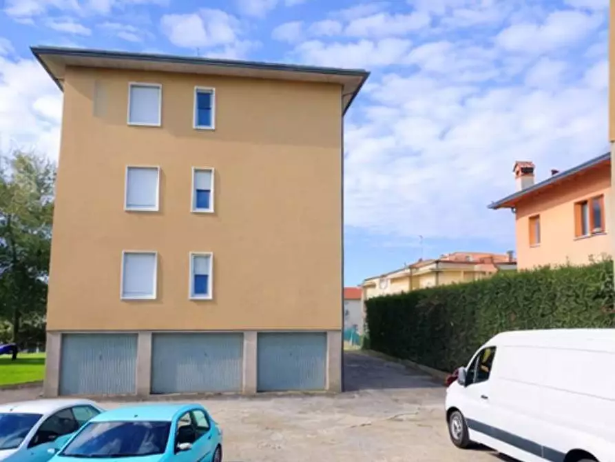 Immagine 3 di Appartamento in vendita  in Via Sant'Ambrogio 64 a Mariano Comense