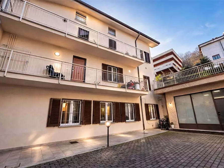 Immagine 1 di Appartamento in vendita  in Via Napoleona 28 a Como