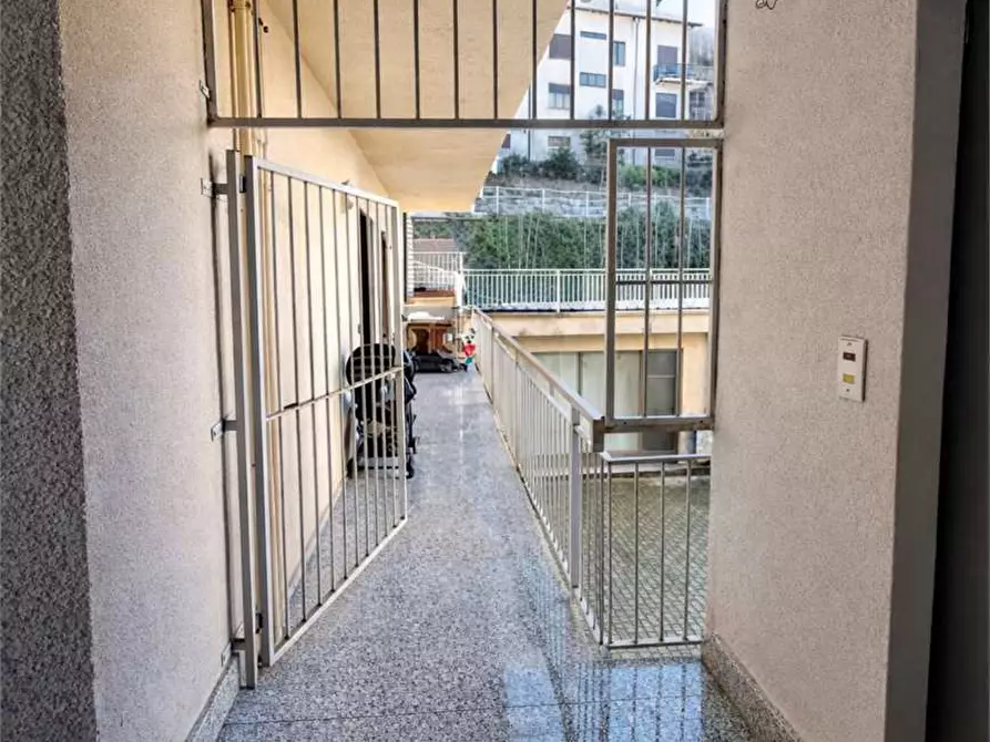 Immagine 8 di Appartamento in vendita  in Via Napoleona 28 a Como