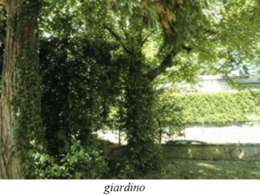 Immagine 3 di Appartamento in vendita  in Via Garibaldi  56 a Carugo