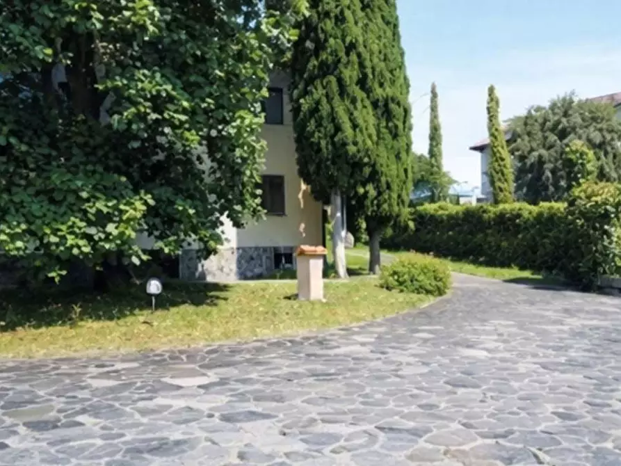 Immagine 25 di Appartamento in vendita  in Via Garibaldi  56 a Carugo