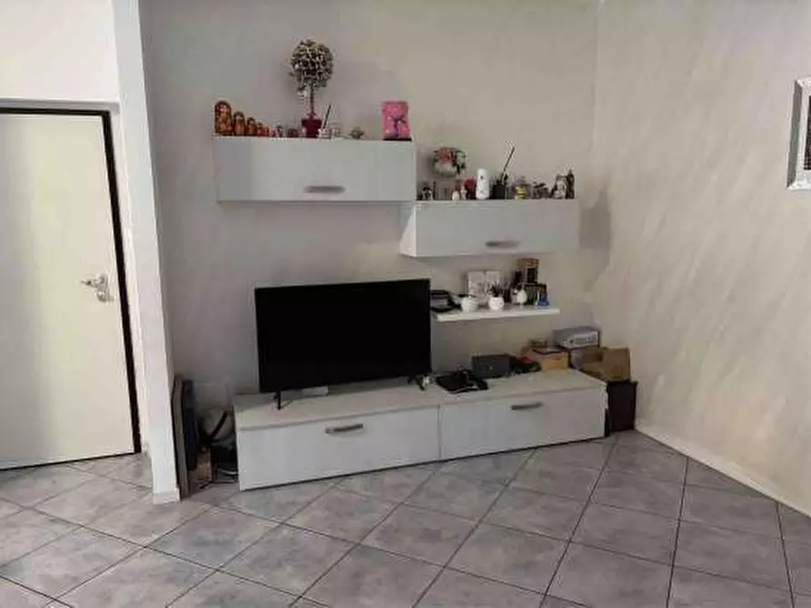 Immagine 8 di Appartamento in vendita  in Via S. Carlo 9 a Garbagnate Milanese