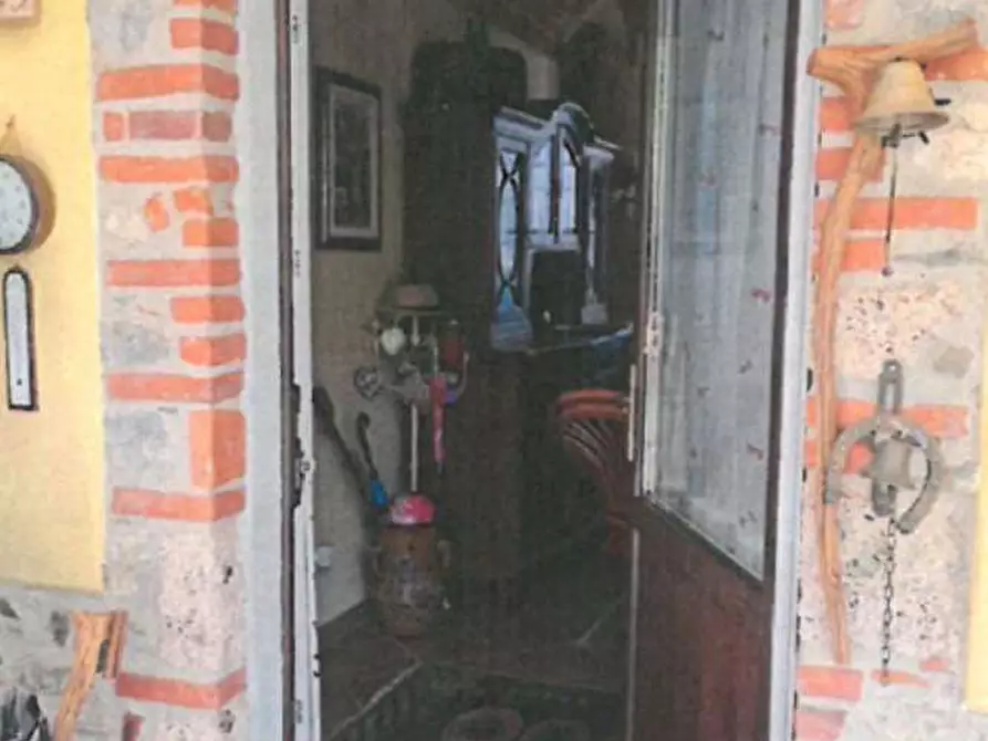 Immagine 9 di Garage in vendita  in Via verdi  13 a Cuvio