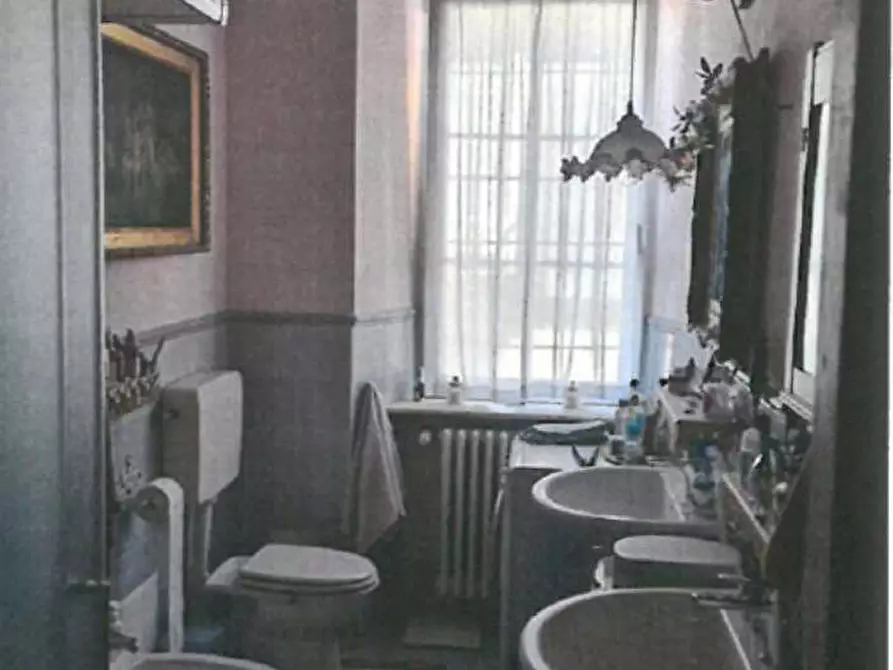 Immagine 15 di Garage in vendita  in Via verdi  13 a Cuvio