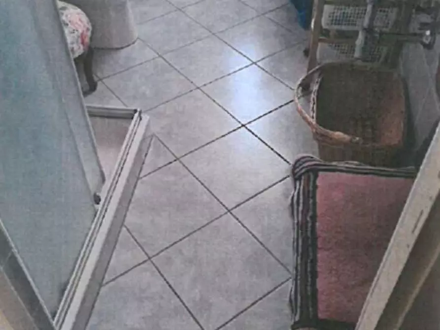 Immagine 16 di Garage in vendita  in Via verdi  13 a Cuvio