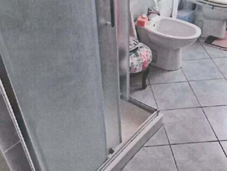 Immagine 17 di Garage in vendita  in Via verdi  13 a Cuvio