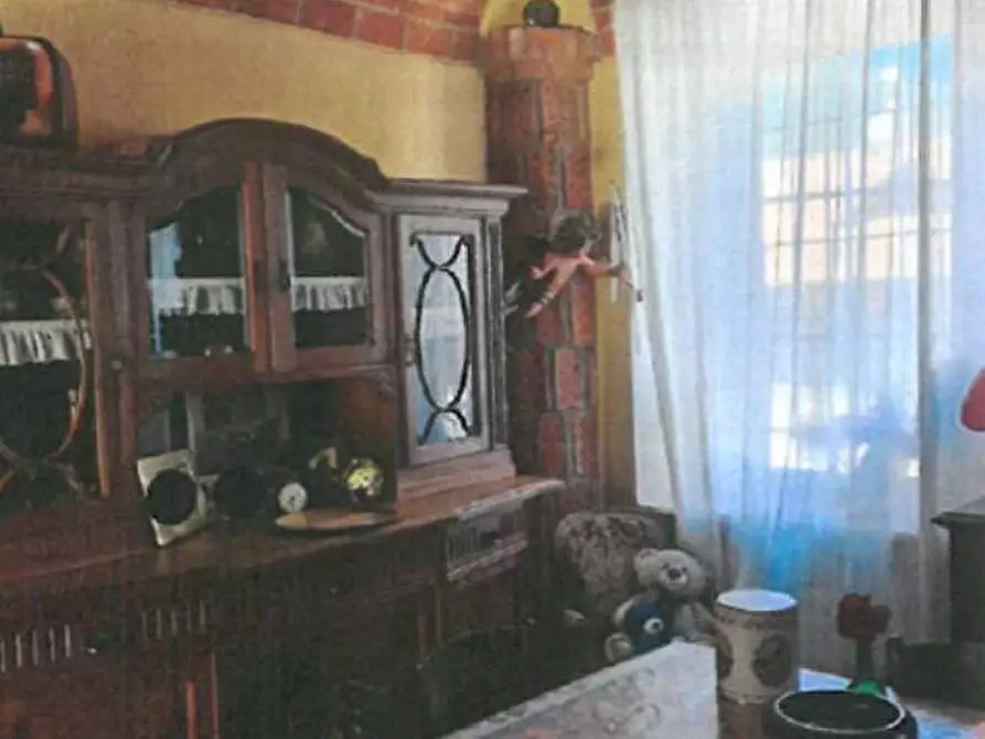 Immagine 19 di Garage in vendita  in Via verdi  13 a Cuvio