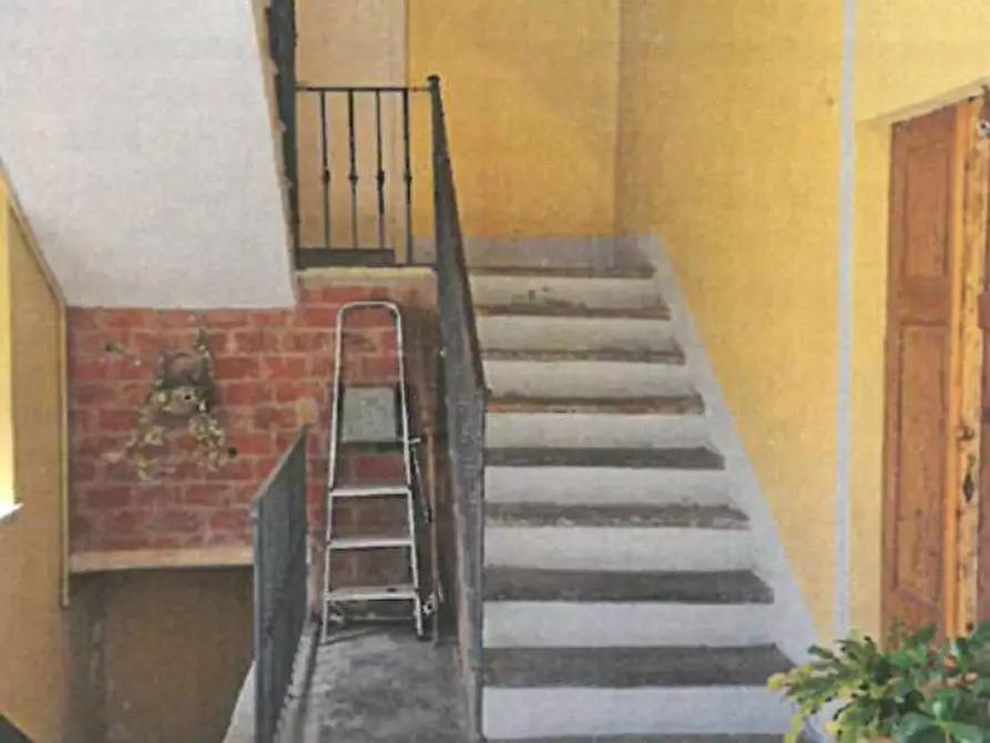 Immagine 22 di Garage in vendita  in Via verdi  13 a Cuvio