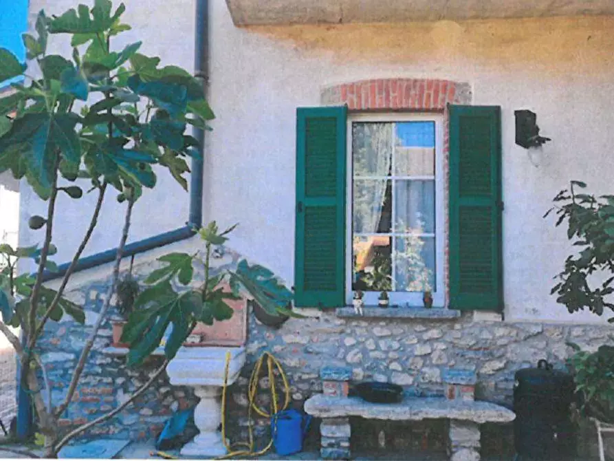 Immagine 24 di Garage in vendita  in Via verdi  13 a Cuvio