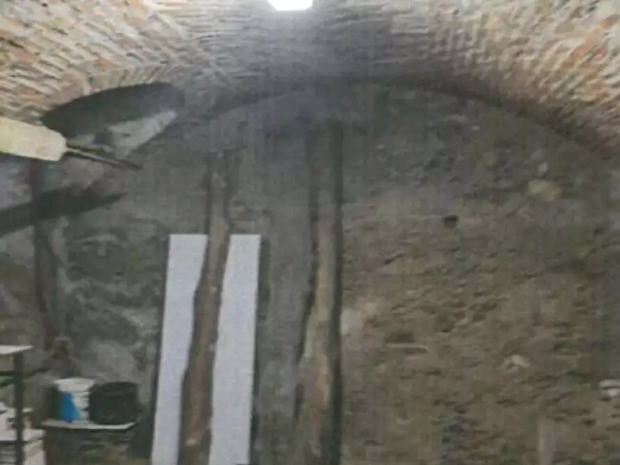 Immagine 26 di Garage in vendita  in Via verdi  13 a Cuvio