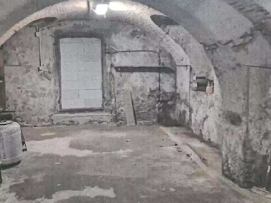 Immagine 27 di Garage in vendita  in Via verdi  13 a Cuvio