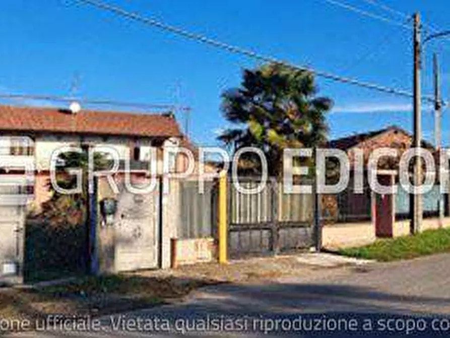 Immagine 1 di Appartamento in vendita  in Frazione sacconago, via canale  10 a Busto Arsizio