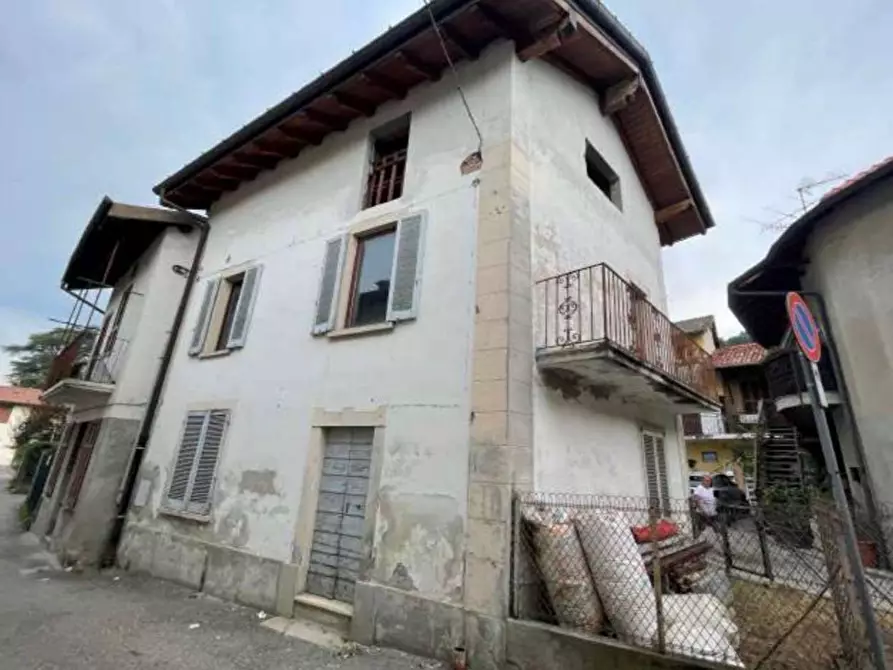 Immagine 1 di Appartamento in vendita  in Strada Stazione  11 a Cocquio-Trevisago